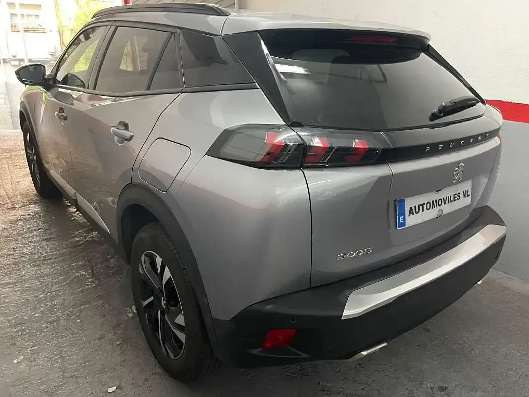 Usado Peugeot 2008 S 131 CV (96 kW) 2022 Gris SUV