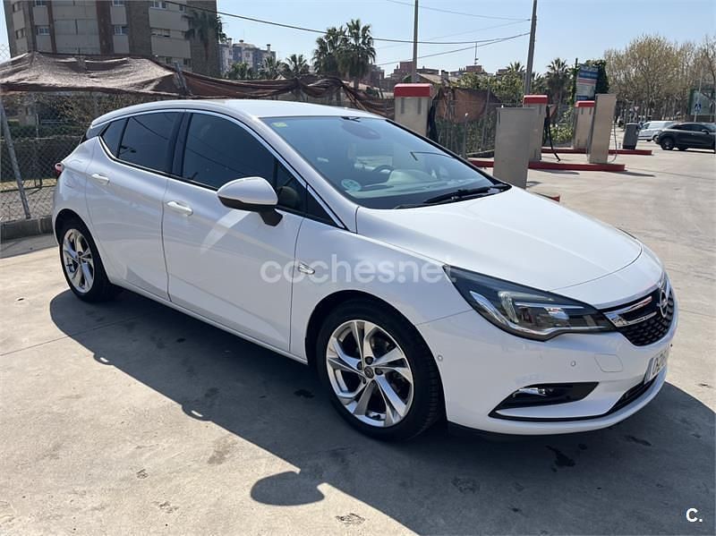 Begagnad Opel Astra Dynamic 110 HK (80 kW) 2018 Vit Sedan