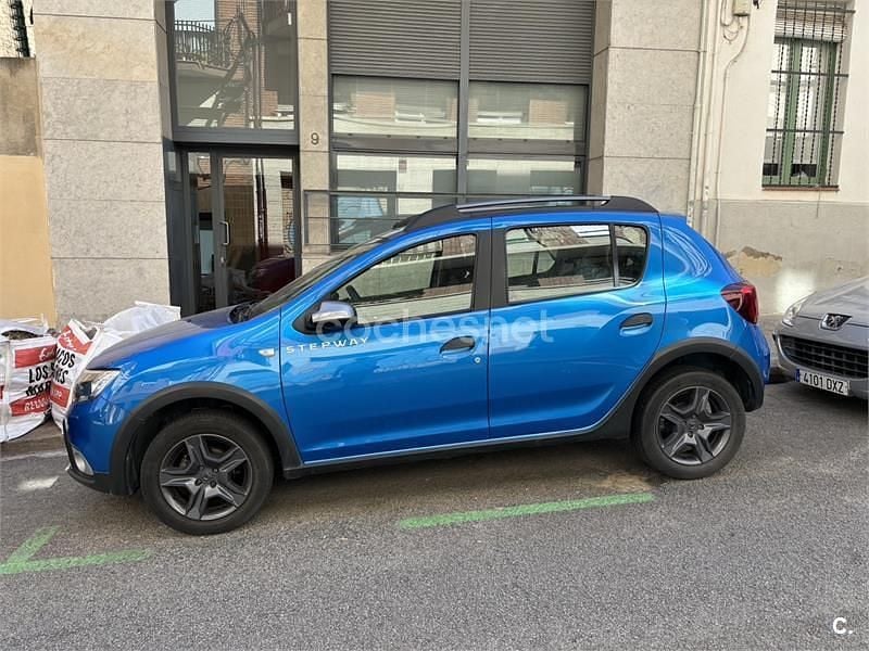 Usado Dacia Sandero 90 CV (66 kW) 2018 Azul Berlina