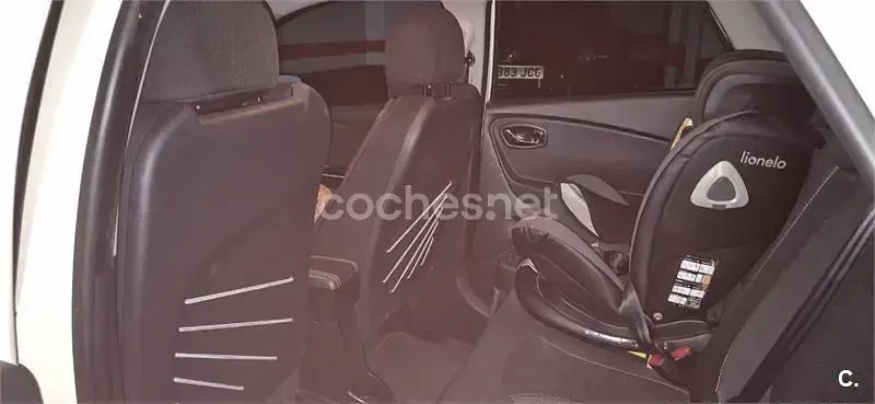 Usado Renault Captur Zen 120 CV (88 kW) 2016 Beige SUV
