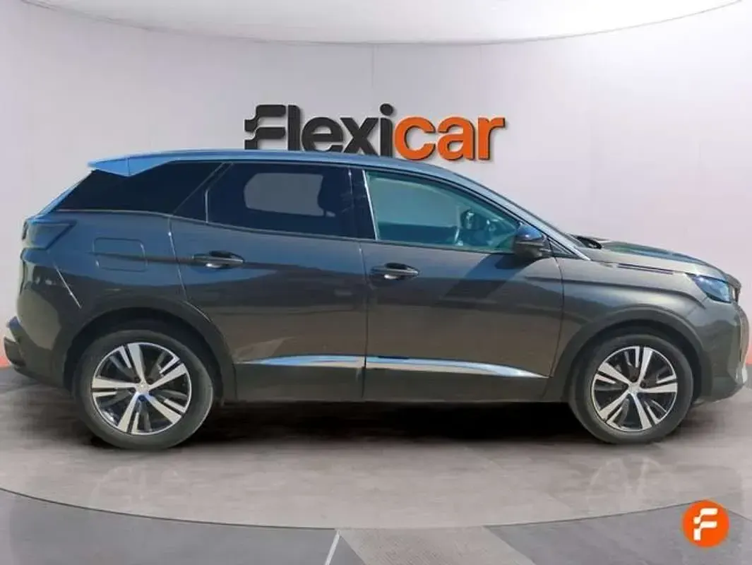 Usado Peugeot 3008 Allure 131 CV (96 kW) 2022 Gris SUV