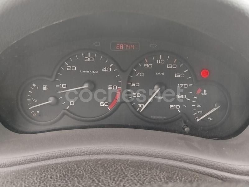 Begagnad Peugeot 206 70 HK (51 kW) 2000 Grön Sedan