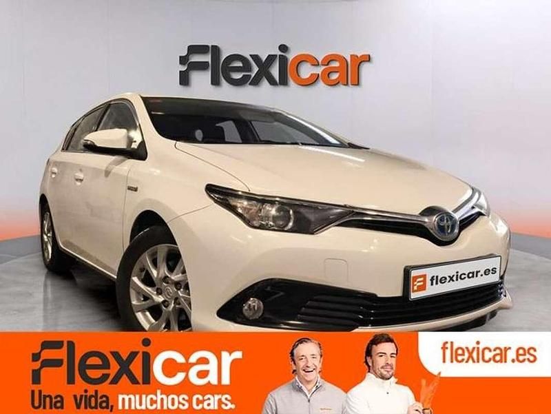 Usado Toyota Auris Hybrid Active 136 CV (100 kW) 2019 Blanco Utilitario