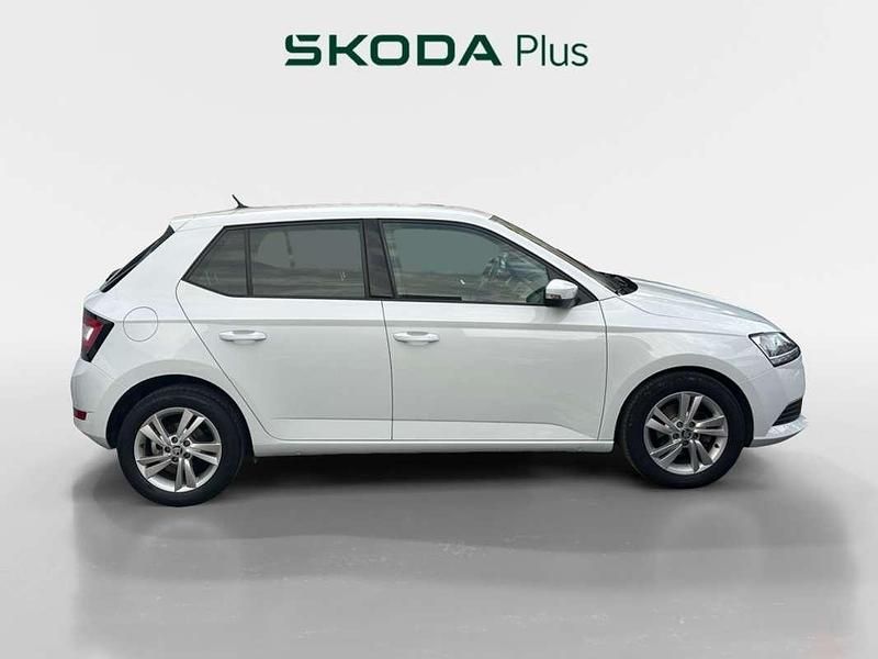 Usado Skoda Fabia Ambition 95 CV (69 kW) 2021 Blanco Berlina