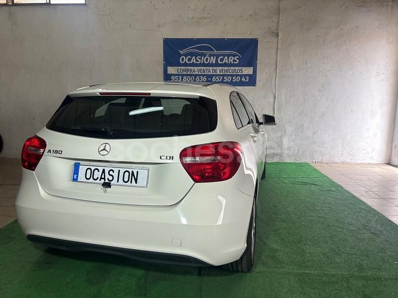 Usado Mercedes A180 Style 109 CV (80 kW) 2013 Blanco Berlina
