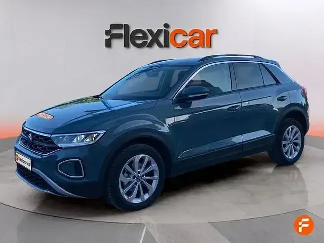 Usado VW T-Roc Life 150 CV (110 kW) 2023 Verde SUV
