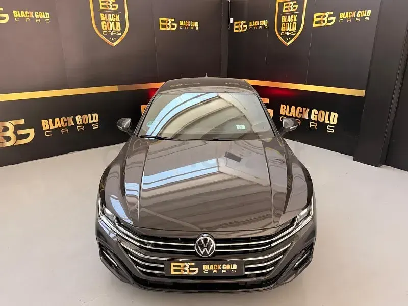 Usado VW Arteon R-line 150 CV (110 kW) 2022 Gris / plata Berlina