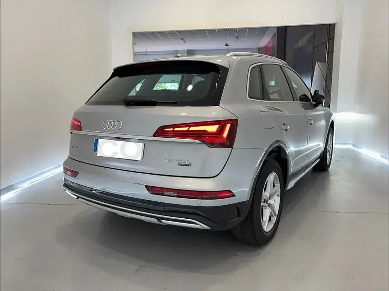 Usado Audi Q5 Advanced Plus 299 CV (219 kW) 2023 Gris / plata SUV