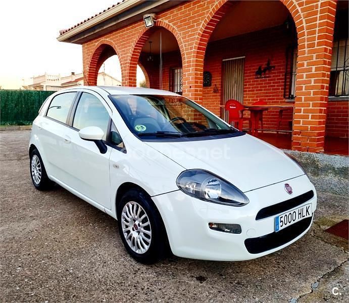 Blanco Usado 2012 Fiat Punto Evo Dynamic Utilitario | 2990 € (Buen precio) - Imagen 1/4