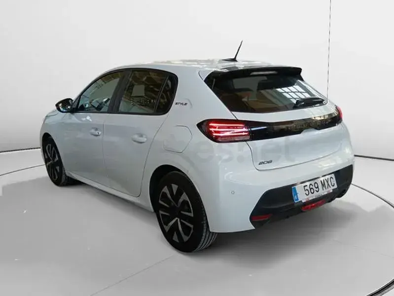 Usado Peugeot 208 Style 100 CV (73 kW) 2024 Blanco Utilitario