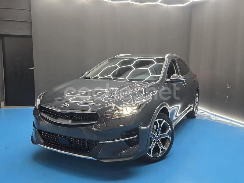 Usado Kia XCeed 120 CV (88 kW) 2021 Gris / plata SUV
