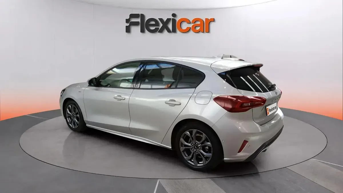 Usado Ford Focus ST-Line 155 CV (114 kW) 2024 Negro Berlina