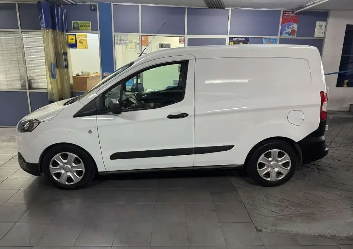 Usado Ford Transit Trend 75 CV (55 kW) 2021 Blanco Van