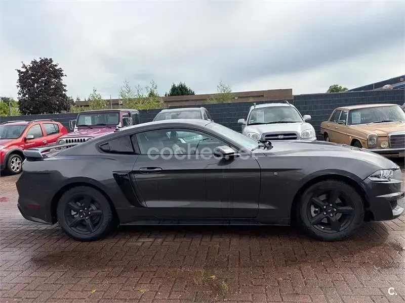 Usado Ford Mustang Fastback 290 CV (213 kW) 2018 Gris / plata Coupe
