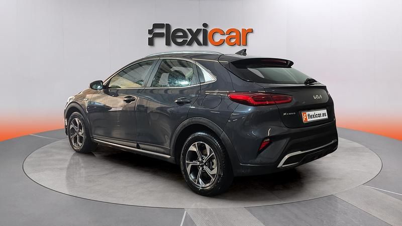 Usado Kia XCeed 120 HP (88 kW) 2024 Cinzento SUV