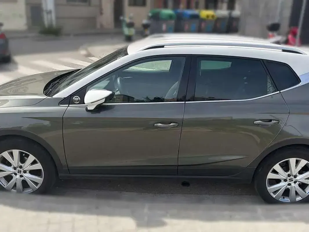 Usado Seat Arona Xperience 110 CV (80 kW) 2024 Verde SUV