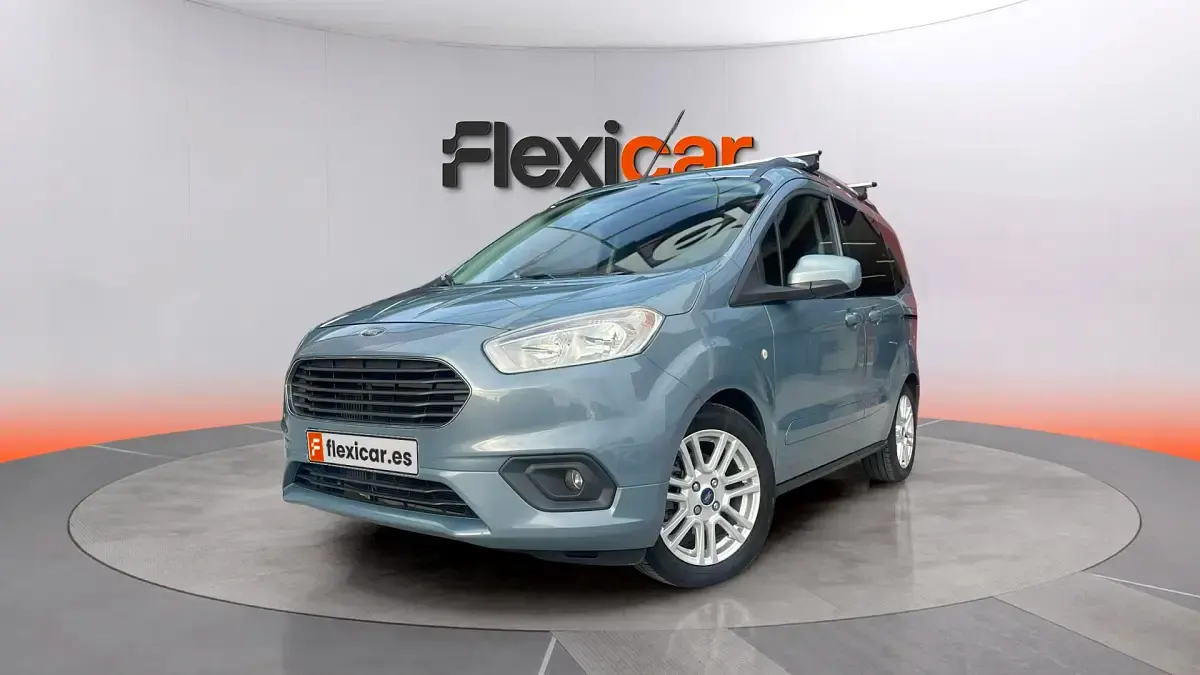 Usado Ford Tourneo Courier Ambiente 102 CV (75 kW) 2018 Azul Monovolumen