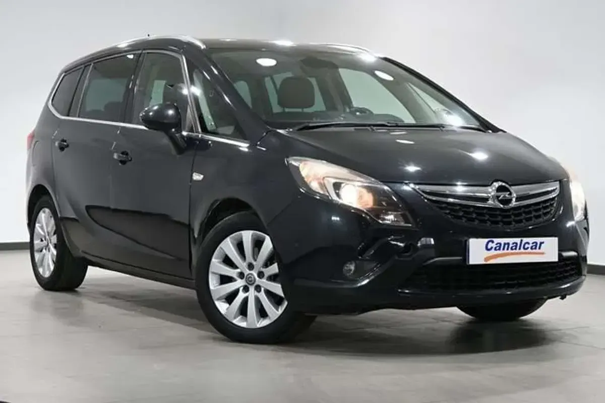 Usado Opel Zafira Tourer Selective 136 CV (100 kW) 2015 Negro Monovolumen