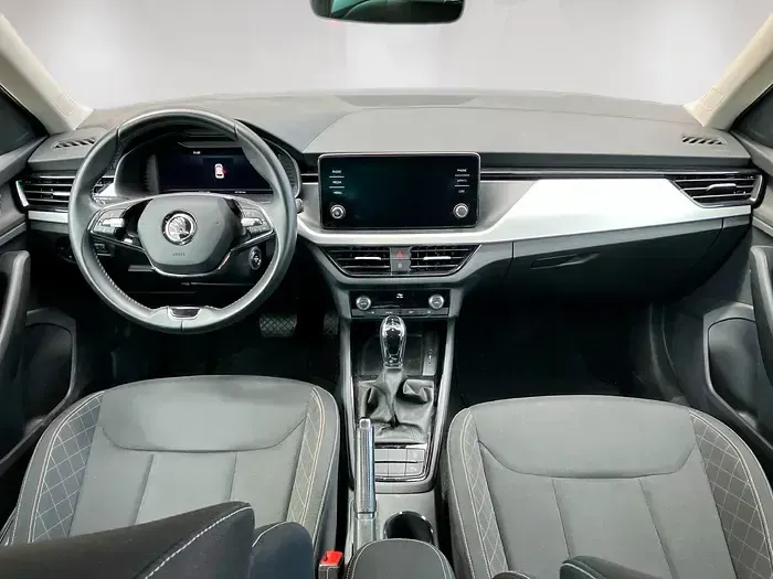 Usado Skoda Kamiq 110 CV (80 kW) 2022 Blanco SUV