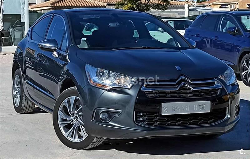 Usado Citroën DS4 PureTech 130 CV (95 kW) 2014 Gris / plata Utilitario