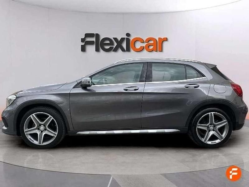 Usado Mercedes GLA200 AMG line 136 CV (100 kW) 2017 Gris SUV