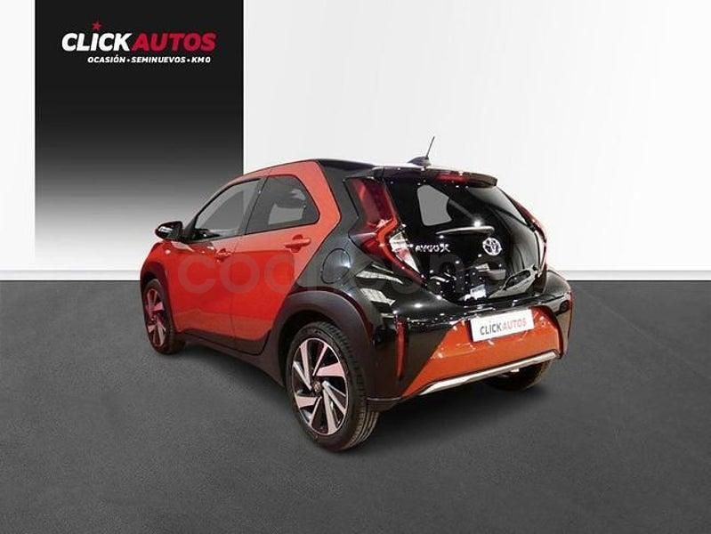 Usado Toyota Aygo X Edition 72 CV (52 kW) 2023 Rojo SUV