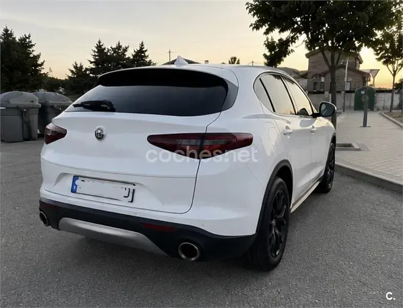 Usado Alfa Romeo Stelvio Super 160 CV (117 kW) 2019 Blanco SUV