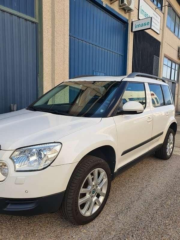 Usado Skoda Yeti Elegance 170 CV (125 kW) 2011 Blanco SUV