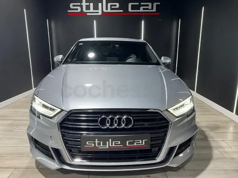 Usado Audi A3 S-Line 116 CV (85 kW) 2018 Gris / plata Berlina