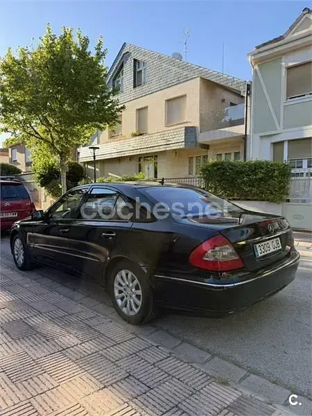 Usado Mercedes E300 Avantgarde 211 CV (155 kW) 2008 Negro Berlina