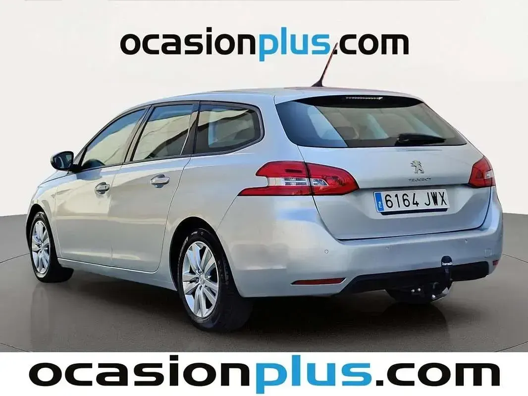 Usado Peugeot 308 SW Active 120 CV (88 kW) 2017 Gris Familiar