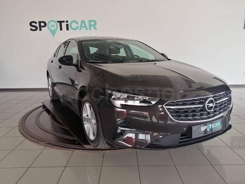 Usado Opel Insignia Business 122 CV (89 kW) 2022 Negro Berlina