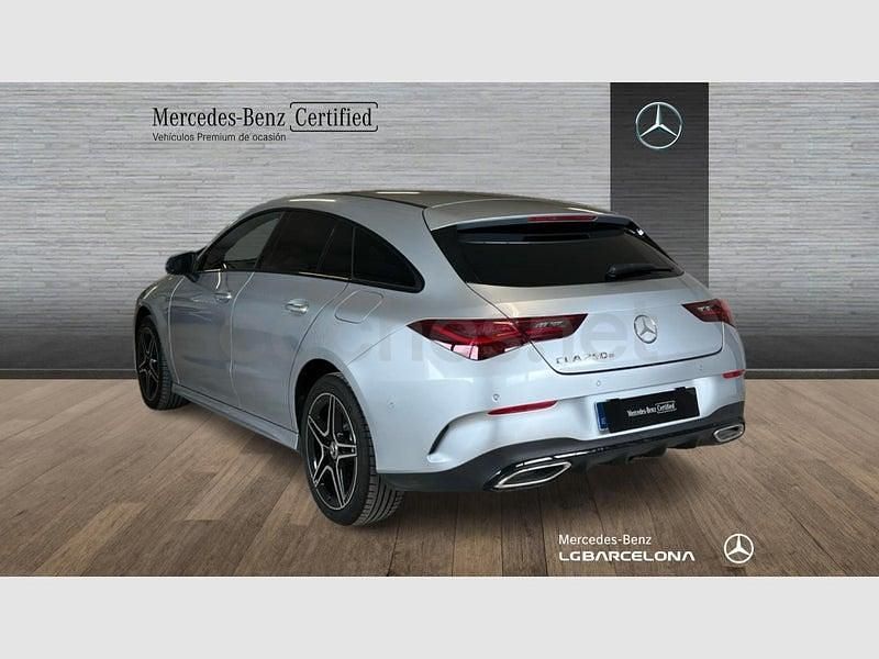 Usado Mercedes CLA250e Shooting Brake AMG line 218 CV (160 kW) 2024 Plateado Familiar