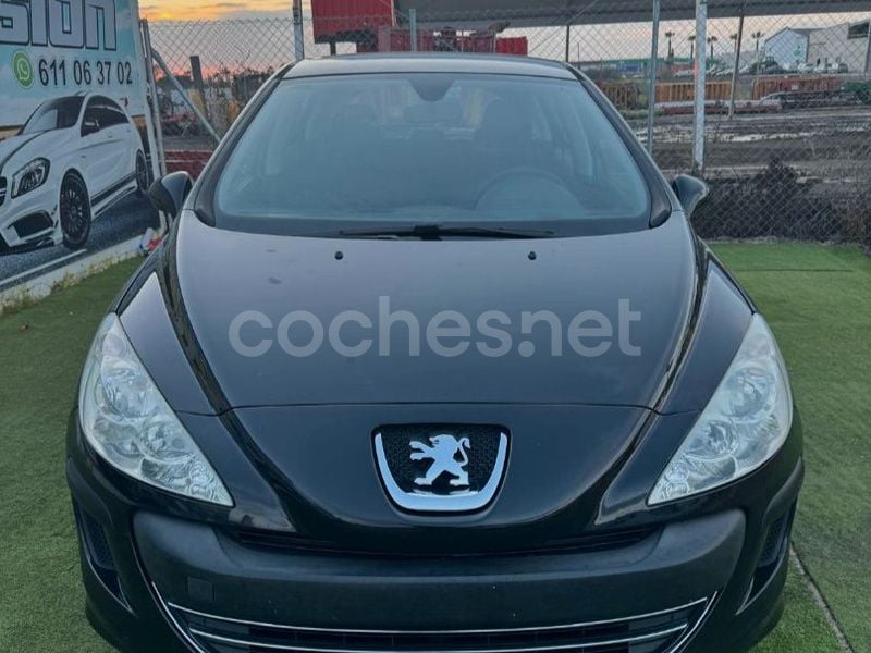 Usado Peugeot 308 120 CV (88 kW) 2009 Negro Berlina