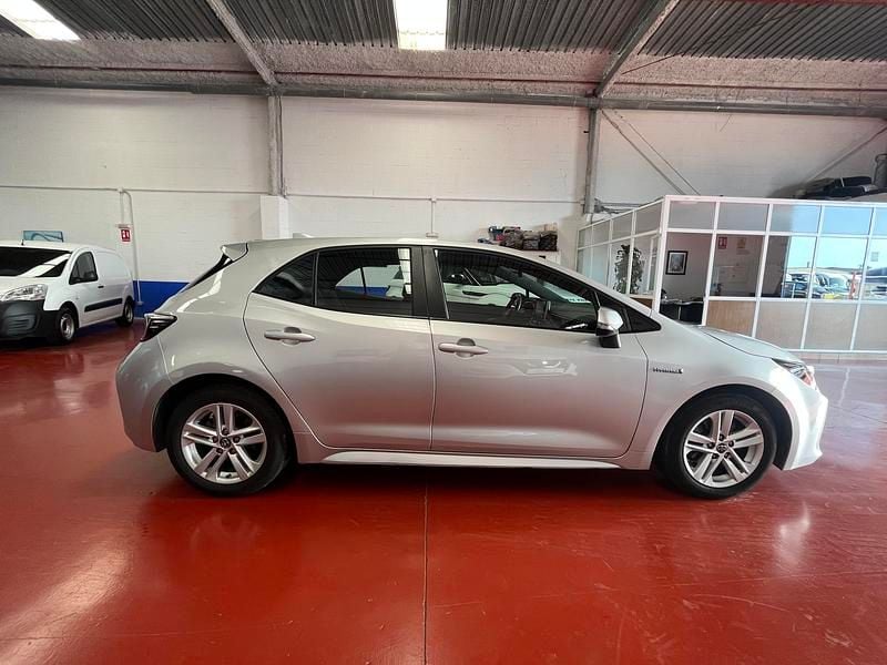 Usado Toyota Corolla Active 122 CV (89 kW) 2020 Gris plata