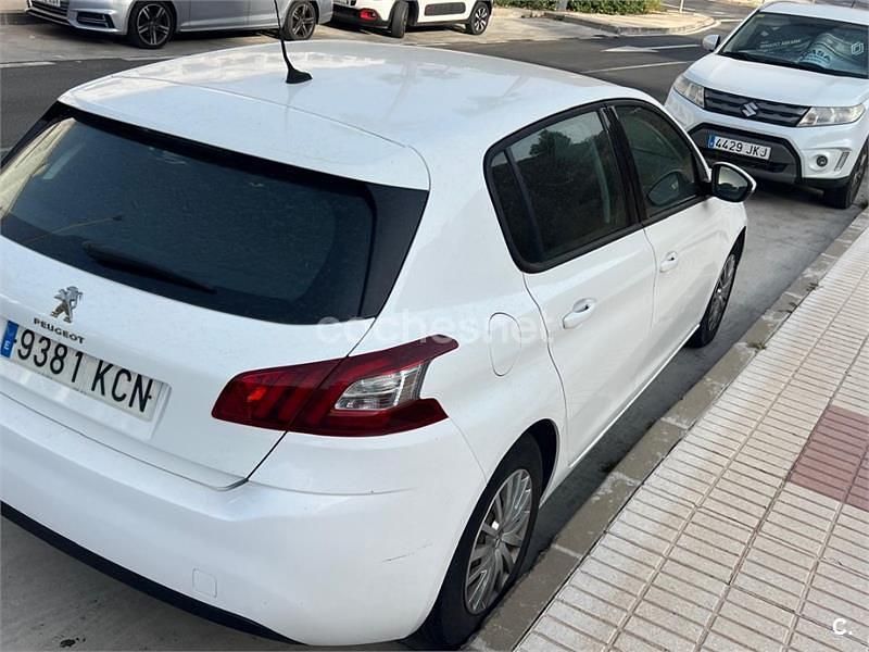 Usado Peugeot 308 Business-Line 120 CV (88 kW) 2017 Blanco Berlina