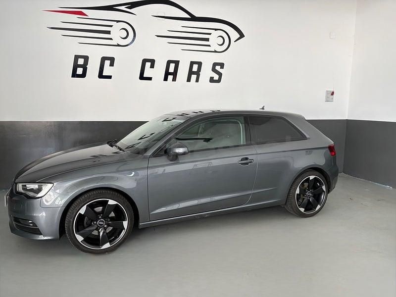 Usado Audi A3 S-Line 150 CV (110 kW) 2015 Gris / plata Berlina