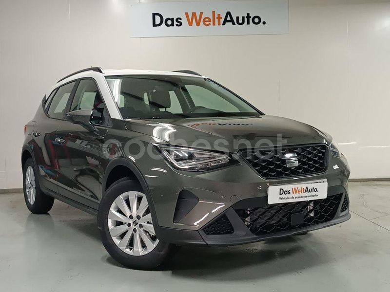 Gris / plata Nuevo 2025 Seat Arona Style SUV | 20.830 € - Imagen 1/4