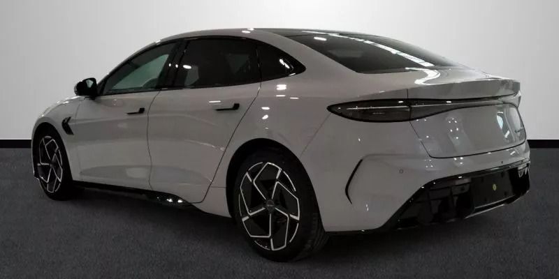 Nuevo BYD Seal Design 230 kW (313 CV) 2025 Gris claro Berlina