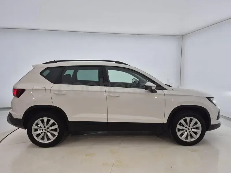 Usado Seat Ateca Style 110 CV (80 kW) 2022 Blanco SUV