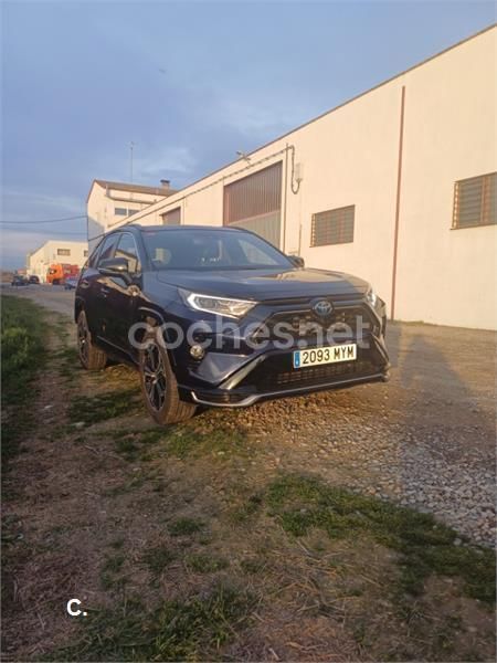 Violeta / lila Usado 2022 Toyota RAV4 Hybrid Plus SUV | 42.900 € (Un poco caro) - Imagen 1/4