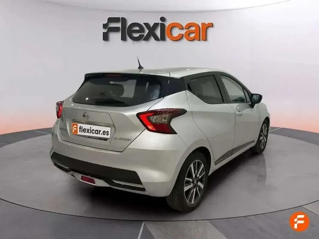 Usado Nissan Micra Acenta 92 CV (67 kW) 2023 Gris Utilitario