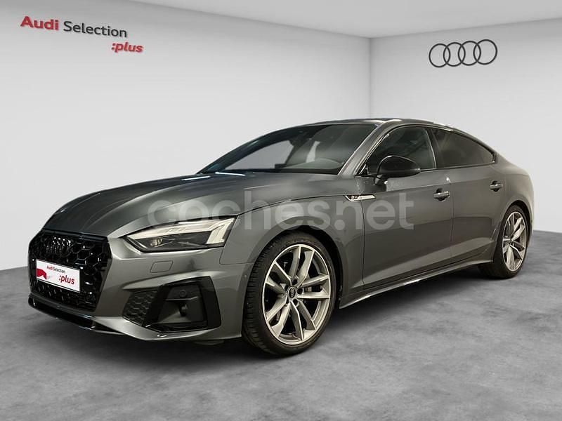 Gris / plata Usado 2024 Audi A5 Sportback Sport Berlina | 45.790 € (Un poco caro) - Imagen 1/4
