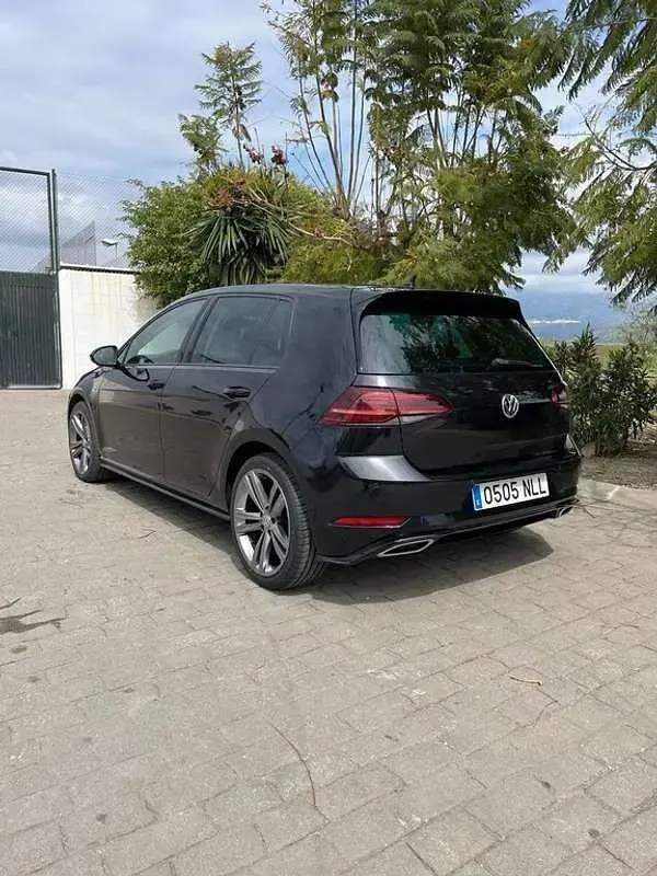Usado VW Golf VII Sport 150 CV (110 kW) 2019 Negro Utilitario