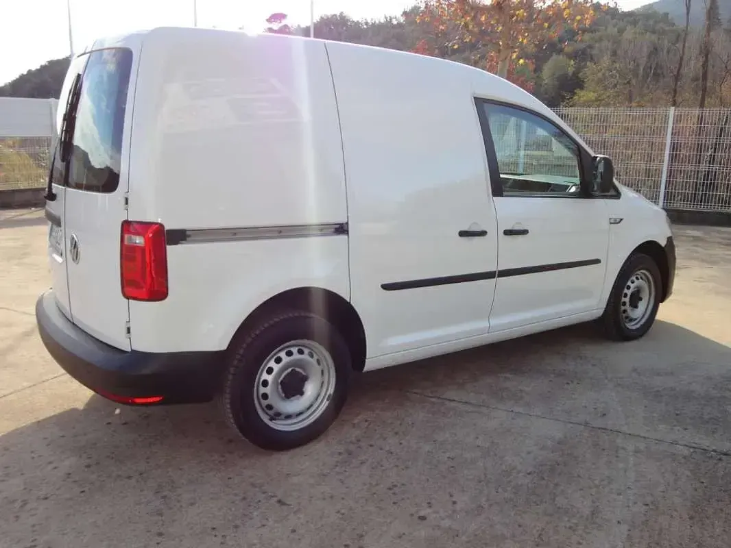 Usado VW Caddy Business 75 CV (55 kW) 2020 Monovolumen