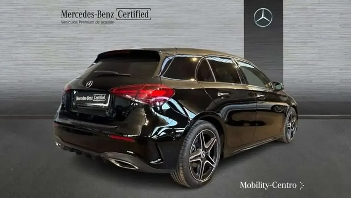Usado Mercedes A180 109 CV (80 kW) 2024 Negro Utilitario