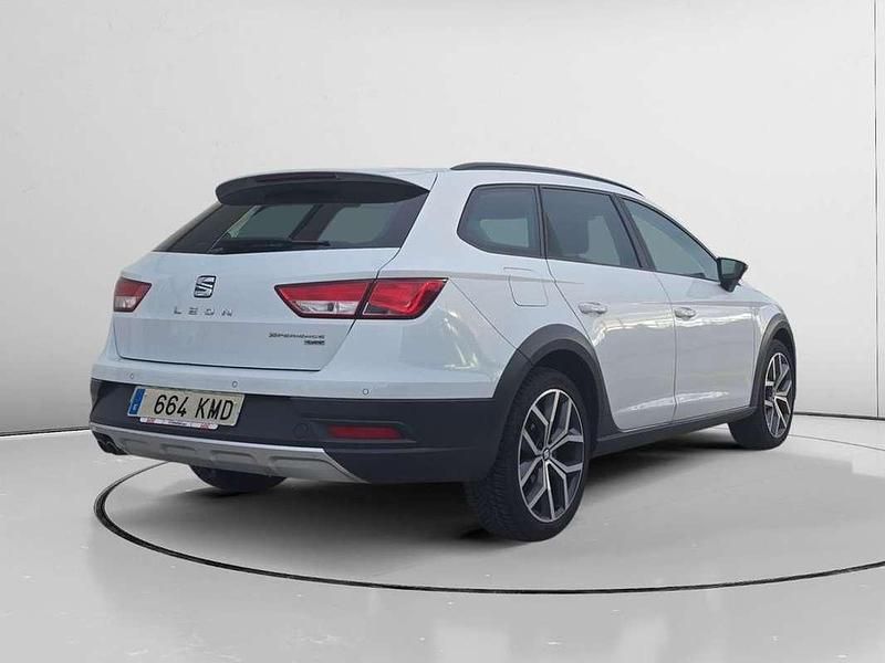 Usado Seat Leon X-Perience 4Drive 151 CV (111 kW) 2018 Blanco Familiar