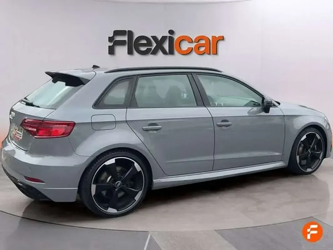 Usado Audi RS3 Sportback 400 CV (294 kW) 2019 Gris Utilitario