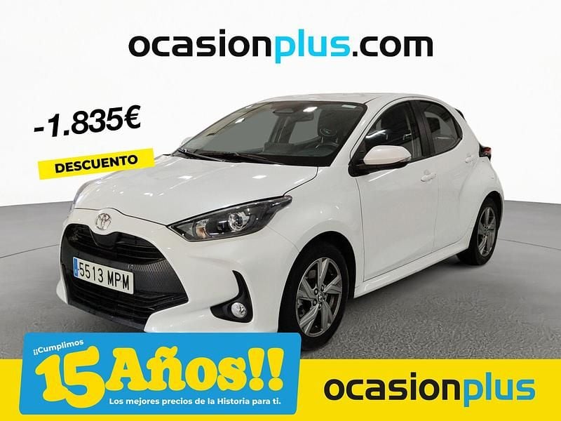 Blanco Usado 2024 Toyota Yaris Hybrid Active Berlina | 18.990 € (Buen precio) - Imagen 1/4