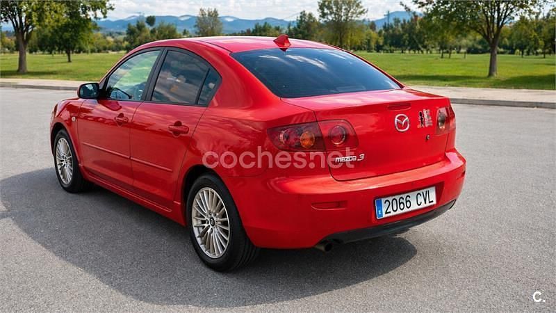 Usado Mazda 3 Active 105 CV (77 kW) 2004 Rojo Berlina